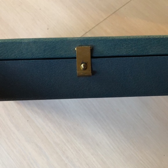 Vintage Avon jewelry box - Picture 4 of 4